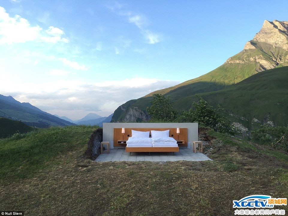 �׼���ǽ�޶��Ƶ�