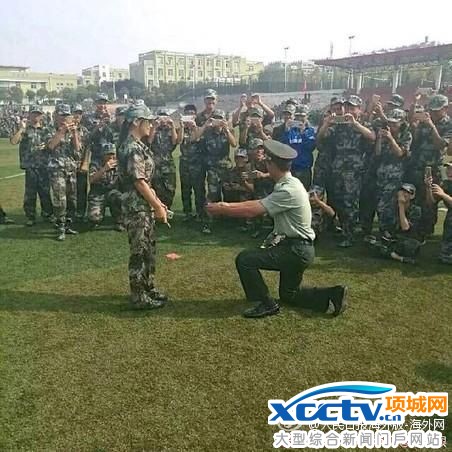 山东高校多名教官向女生表白:或搂肩或当众亲吻