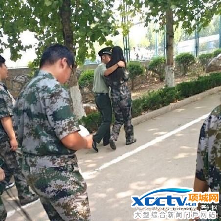 山东高校多名教官向女生表白:或搂肩或当众亲吻
