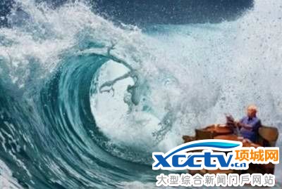 老伯洪水中喝咖啡走红 爆笑恶搞PS图汇总