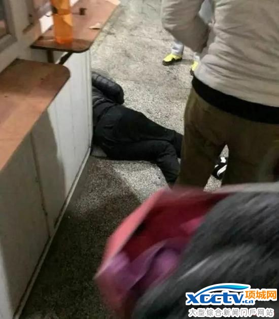 ��УŮԡ���콵&ldquo;͵����&rdquo; �ӷ���׹������һŮ��