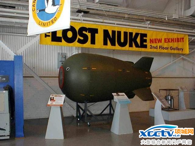 ǱˮԱ�ڼ��ô󺣰�����һö�˵�