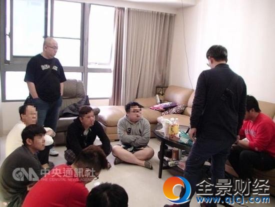 �廪���ڱ�ƭ1800�� �����ʽ���̨��ATM����ȡ��