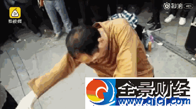 大叔大妈创打架舞