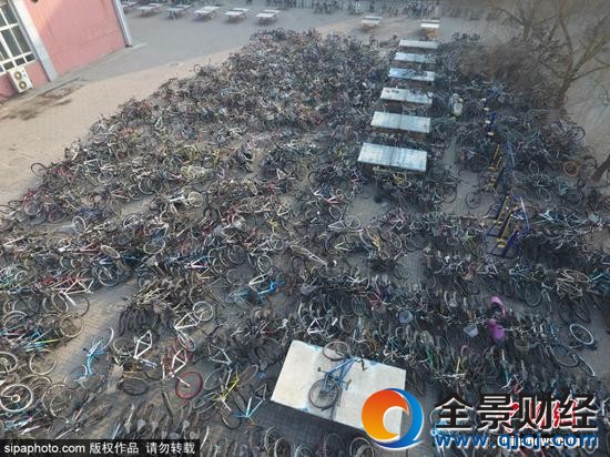 郑州大学生新学期“车海”寻车
